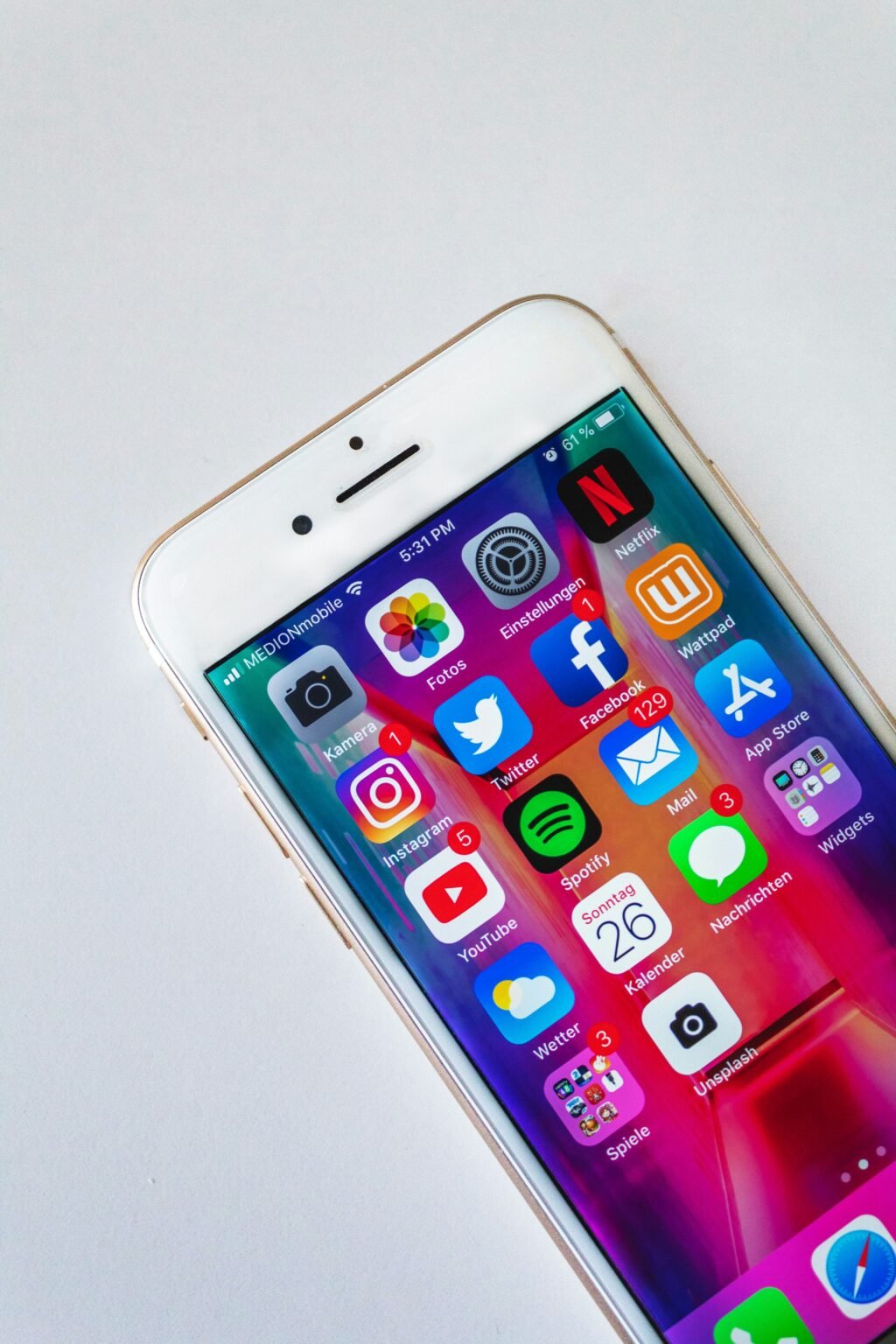 The Influence of Social Media on Pop Culture turned on gold iphone 6